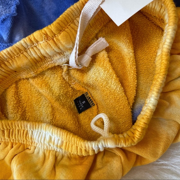 (Urban Outfitters) shorts - Picture 3 of 3